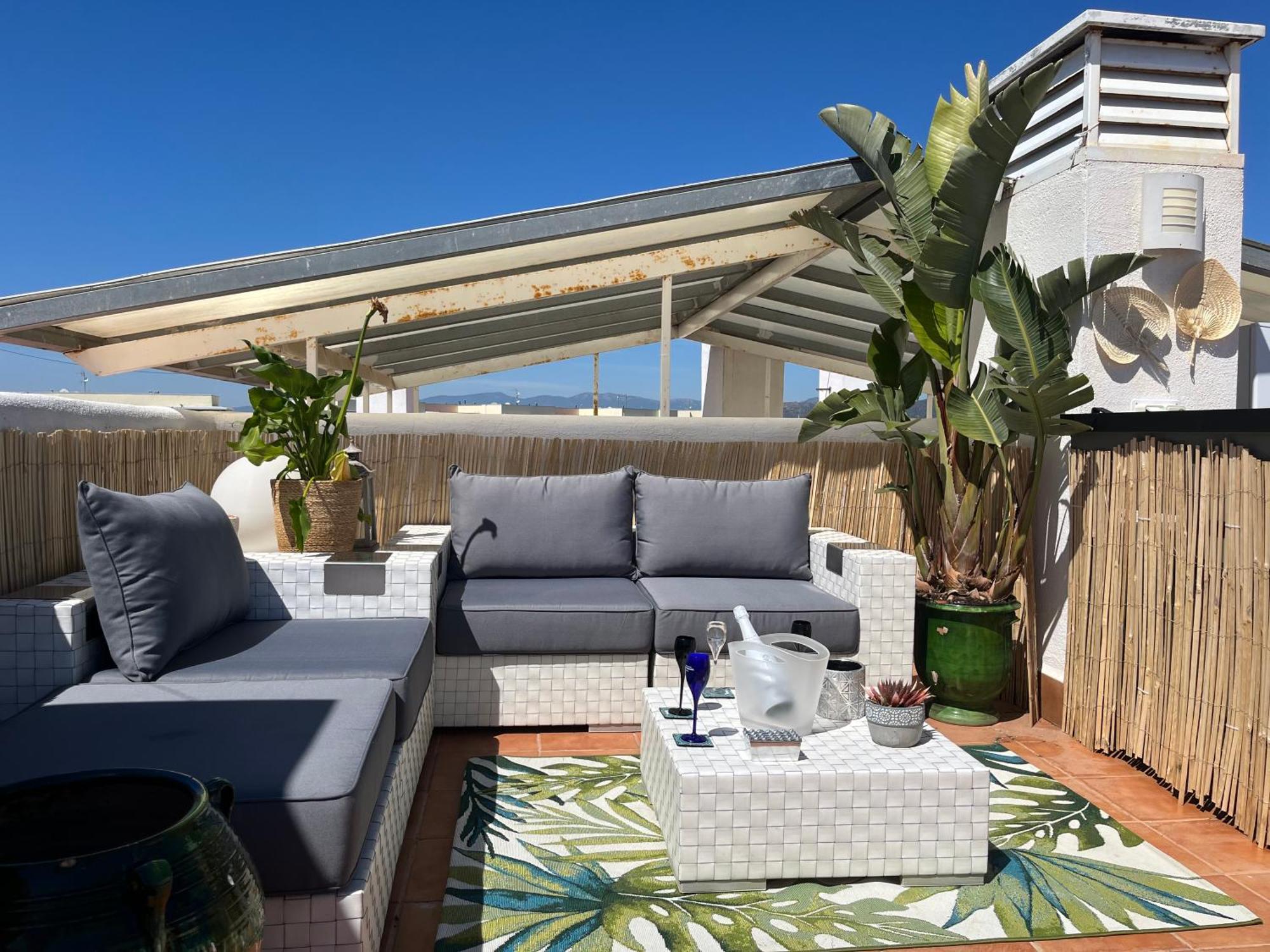 Appartement Avec Terrasse Sur Le Toit Vue Mer Roses Exterior photo